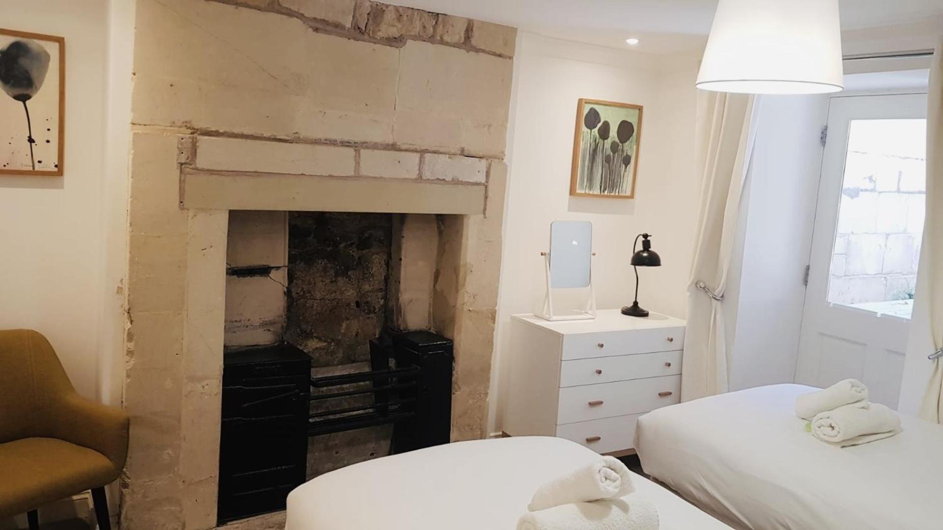Ceres Newly Refurbished 3 Bedroom In Heart Of 巴斯 外观 照片